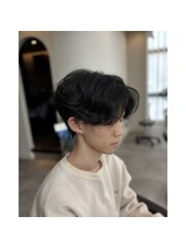 クレイン バイ パプスドコワフュール 宝塚中山寺(Crane by Pap'sde coiffeur) メンズセンターパート毛流れパーマ