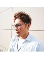 コジック ヘアアンドアイ(Cogic hair & eye)&nbsp;アップバング刈り上げナチュラル大人メンズショートカーリー