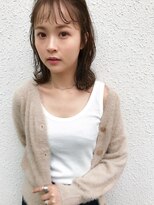 リタ(Lita)&nbsp;薄めバング×ニュアンスミディアム