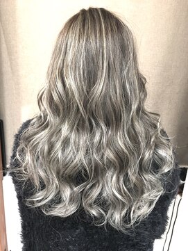 オリ(‘Oli) Wカラー_プラチナシルバー