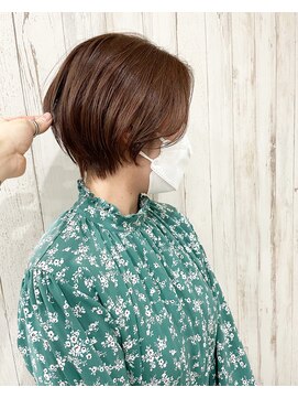 アトレ(attrait) ＊ピンクベージュ 小顔シルエットショート 丸み 天王寺美容室