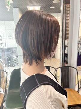 ヘアーアンドメイク ビス(HAIR&MAKE bis) ショートウルフ☆ももこ