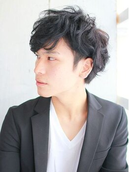 ラグブラン 銀座(Lag.blanc)の写真/《銀座/有楽町》メンズカット¥4180/メンズカット+スパ¥5280/頭皮ケアもできる極上ヘッドスパでリフレッシュ