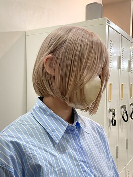 サクラ オモテサンドウ(SAKURA) 切りっぱなしボブ×ホワイトベージュ◎表参道