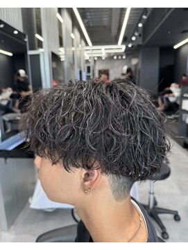 メンズ サロン ドット トウキョウ 町田店(men's salon dot. tokyo) センターパート×緩めツイストスパイラルパーマ