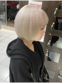 ホワイト/ホワイトシルバー/ボブ 岩崎錦糸町北口