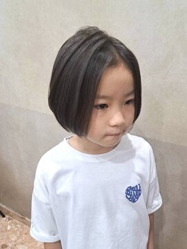 びゃんびゃん 江端店 キッズカット/子供カット/ボブ/似合わせカット/グレーアッシュ