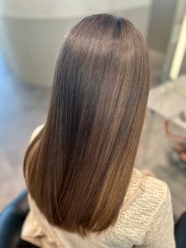 ビビバイベル(BiVi by BHEL) 桑名ロングレイヤーカットハッシュカット透明感カラー重めロング