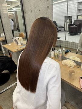 Ribbon Straight×艶感美容液care【表参道/縮毛矯正】