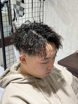 奈良/橿原/大和八木/スキンフェード縦落ちパーマ