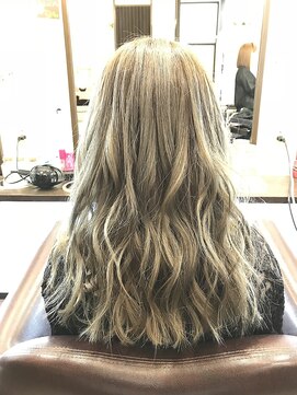 カルマ(KARMA) ミルクティーベージュ