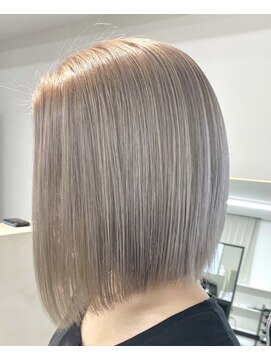 ロビィ 浦添店(LOBY) ホワイトベージュ