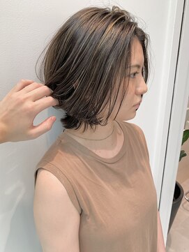 ステアケース 武蔵小杉店(stair:case) 大人かわいいハイライトカラーベージュ外ハネミディアムボブ