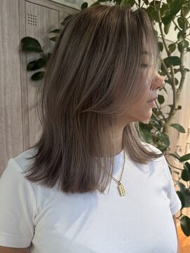 ヨロ 小岩(YOLO) ハイライトショートヘアダブルカラーイルミナカラーオージュア