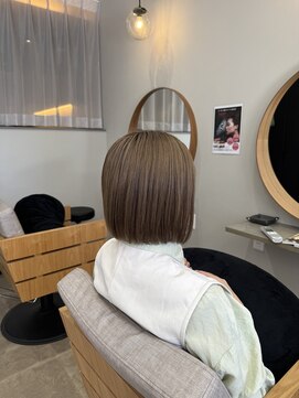 トラッド(TRAD) 軽めボブ×透明感ミルクティーブラウン