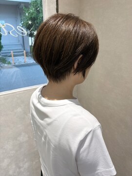 エストレーラ(estrela) 『estrela』　小顔丸みくびれショート