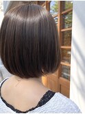 【上品にまとまる艶感丸みボブ】