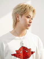 オーシャントーキョーオーバー 渋谷(OCEAN TOKYO OVER)&nbsp;フェザーパーマメンズセンターパートウルフニュアンスパーマ眉毛