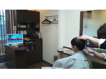 ヘアワークコムコム(hair work COMCOM)の雰囲気（お子様はDVDを見ながらカット可能です。）