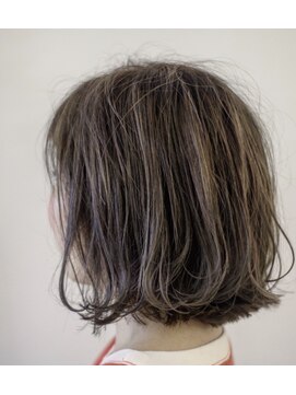 イル(iLu.) 立体ハイライト＋ネイビーアッシュ