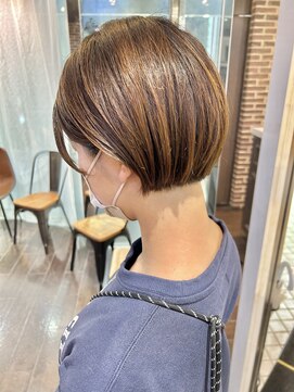 ヘアーアンドメイク ビス(HAIR&MAKE bis) ショートとミニボブの間のショートスタイル☆ももこ