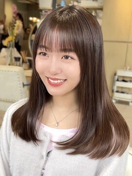 ティア(Tia.) （内巻きワンカール/アッシュブラウン/ストレート/艶髪）