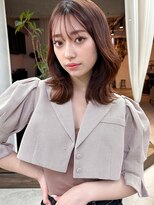 インビテーション(invitation) 切りっぱなしロブレイヤーボブくびれミディ外はねボブ20代30代