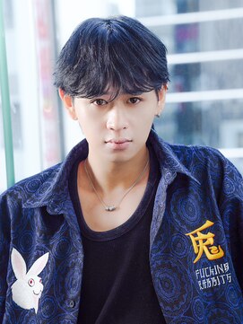 アルファ 新宿(alpha) サーフカール/ 刈り上げセンターパート/ブルーブラック[新宿駅]