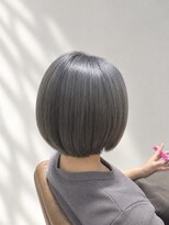 モザミ(MOZAMI)&nbsp;ブリーチ卒業におすすめの大人グレーショートボブカラー提案