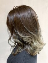 アルバム 銀座(ALBUM GINZA)&nbsp;カーキホワイトハイライトグラデーション_スリークボブ_ba282851