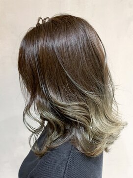 アルバム 銀座(ALBUM GINZA) カーキホワイトハイライトグラデーション_スリークボブ_ba282851