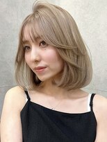 サイン 表参道(SIGN)&nbsp;ミディアムヘアグレージュカラーデザインカラーシルキーベージュ