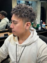 ビンゴ(BINGO)&nbsp;1435ハイライトカラーツーブロック刈り上げツイストスパイラル