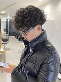 30代プードルスパイラルパーマ刈り上げマッシュ