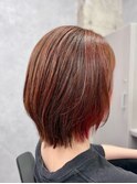 外国人風切りっぱなしレイヤーボブ
