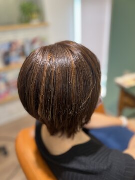 ルアナ(Luana) ハイライトショートスタイル