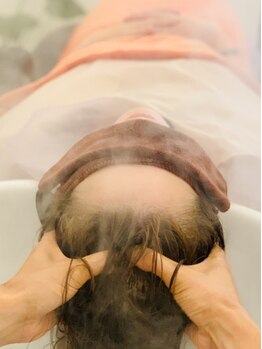 ユシン ヘア(yusin hair)の写真/【京橋】お好きな香料が選べる癒しのヘッドスパ☆フルフラットシャンプー台で心身共にリラックス＊