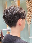 ボーイッシュ女子の刈り上げショート×パーマ　フクザワ