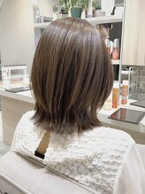 メリップ(MeLiP) 外ハネ×グレージュ