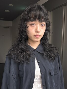 トーカ(tohka) ロングパーマウルフパーマミディアムパーマくせ毛パーマ20代30代