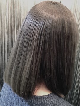 ミエルヘアーエスト 新宿店(mielhair est) グレイアッシュグラデーション【miel hair 新宿3号店】