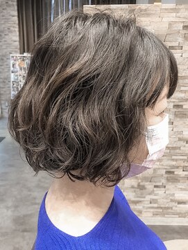 ビースリー ロア ショートボブ×ウェーブ×Aujua(オージュア) 　2021/11/25