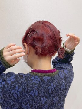 リノショアーズ 日本大通り店(RINOSHORES) ハイトーンカラーブリーチミディアムワインレッドアレンジmaaya