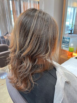 リベアトウキョウ 大島店(ReverTOKYO) ミディアムレイヤー/ウルフ/レイヤー/ハイライト[大島]