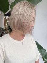 ヌーフェム(nuu fem)&nbsp;ミルクティーベージュダブルカラーブロンドベージュミニボブ