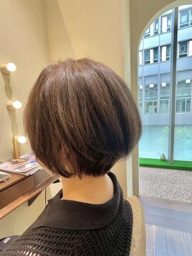 エルサフィロ ヨドヤバシ(el zafiro yodoyabashi) 【el zafiro yodoyabashi】寒色系ロートーンショート