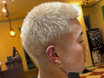 エルエー 近江八幡店(L.A)の写真/《トレンド×センス》メンズヘアのスペシャリスト揃い◎個性溢れるデザインとハイトーンカラーをご提案！