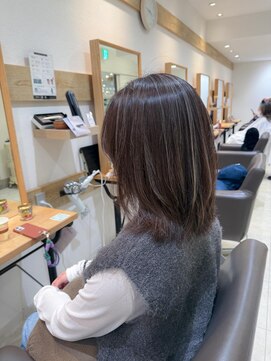 ミラバイケンジ 藤沢(Mira by KENJE) 白髪ぼかしハイライトカラー30代40代50代ブルーグレージュ