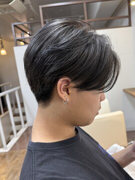 スタジオフォーエイチ(STUDIO 4H) 刈り上げセンターパート/ニュアンスパーマ/毛流れパーマ