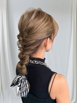 アヴソリューク(Absoluk)&nbsp;ゆるふわ編みおろし　くるりんぱ　ヘアセット　ヘアアレンジ